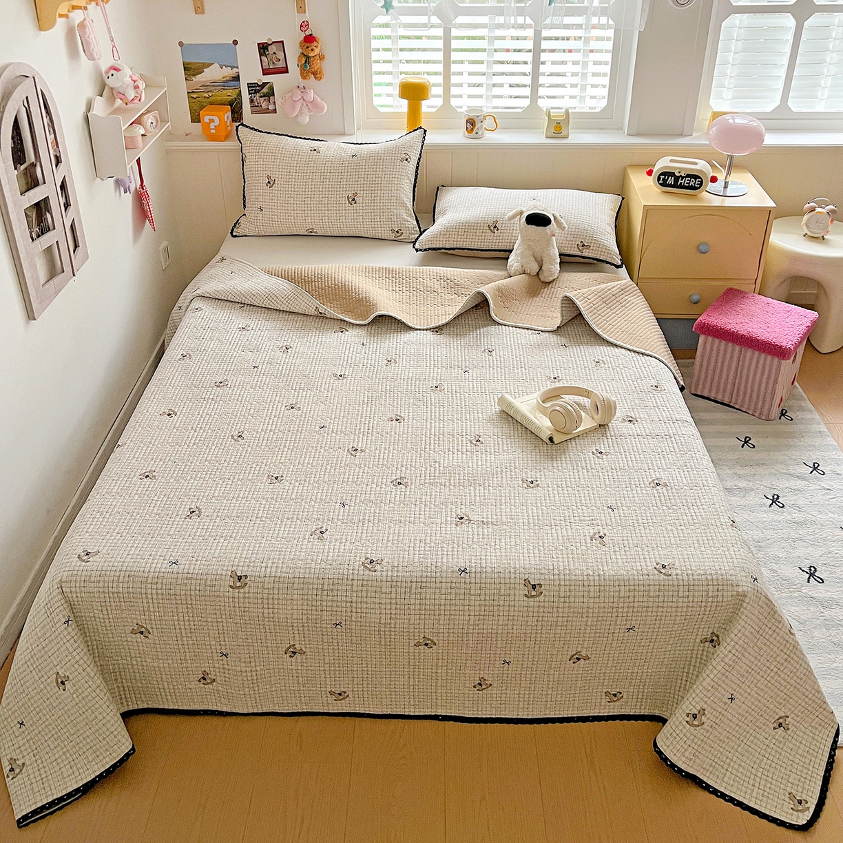 91家纺网 家纺一手货源 找家纺 恒尚居 2026新款A类泡芙纱床盖四套件泡芙棉双层纱小花边床垫床褥 细格木马小花边