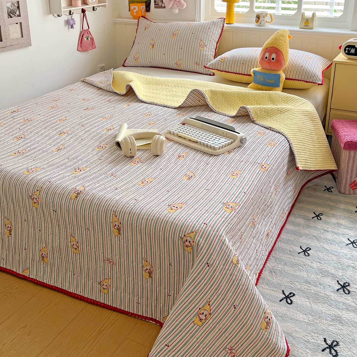 91家纺网 家纺一手货源 找家纺 恒尚居 2026新款A类泡芙纱床盖四套件泡芙棉双层纱小花边床垫床褥 阳光条纹小花边