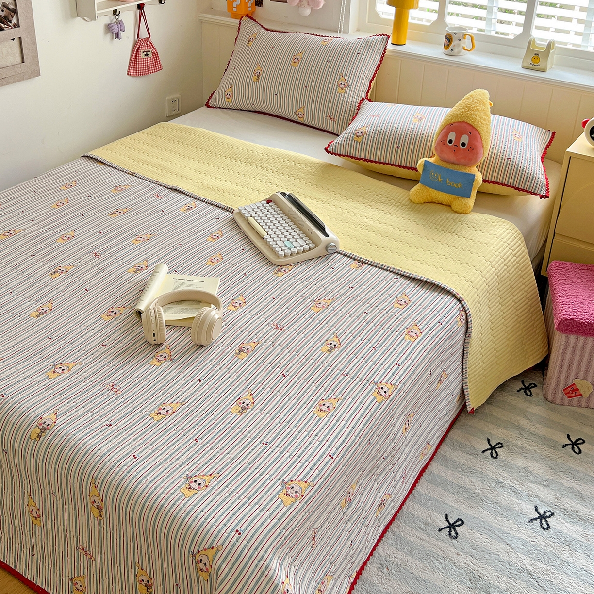 91家纺网 家纺一手货源 找家纺 恒尚居 2026新款A类泡芙纱床盖四套件泡芙棉双层纱小花边床垫床褥 阳光条纹小花边