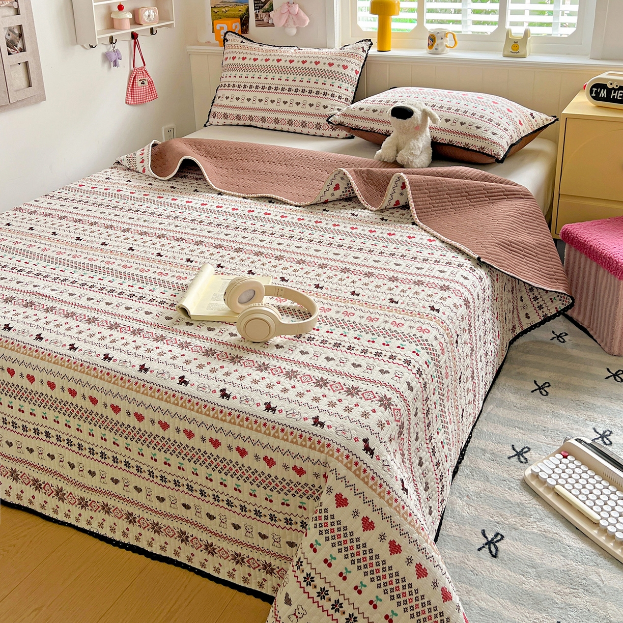 91家纺网 家纺一手货源 找家纺 恒尚居 2026新款A类泡芙纱床盖四套件泡芙棉双层纱小花边床垫床褥 费尔岛小狗小花边