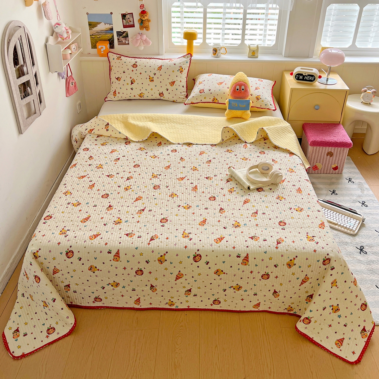 91家纺网 家纺一手货源 找家纺 恒尚居 2026新款A类泡芙纱床盖四套件泡芙棉双层纱小花边床垫床褥 奶黄星星人小花边