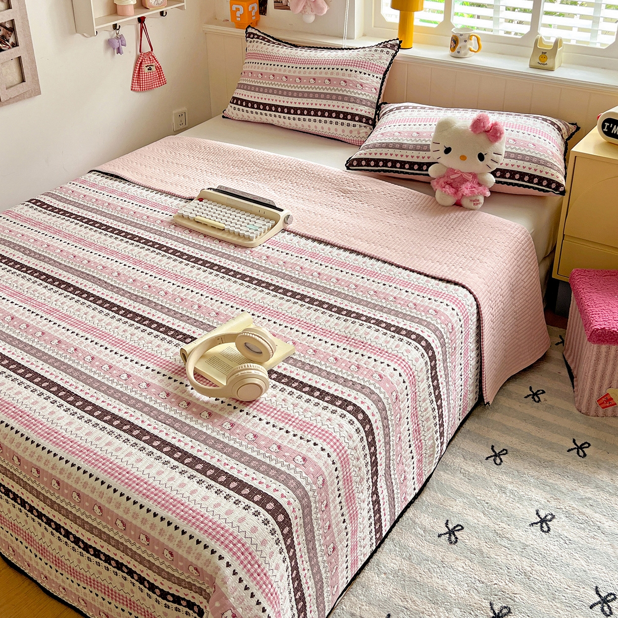 91家纺网 家纺一手货源 找家纺 恒尚居 2026新款A类泡芙纱床盖四套件泡芙棉双层纱小花边床垫床褥 粉糖泡泡猫小花边