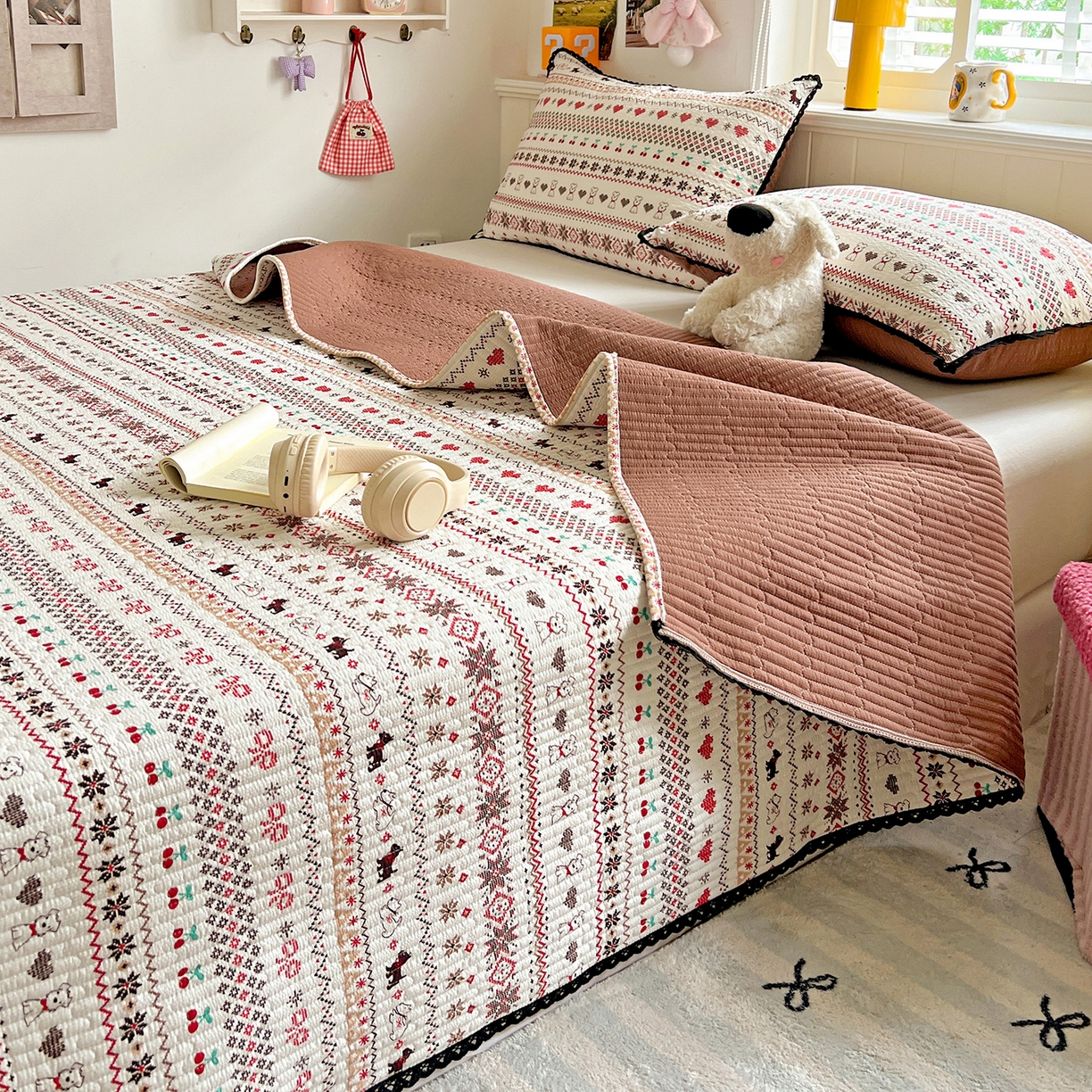 91家纺网 家纺一手货源 找家纺 恒尚居 2026新款A类泡芙纱床盖四套件泡芙棉双层纱小花边床垫床褥 费尔岛小狗小花边