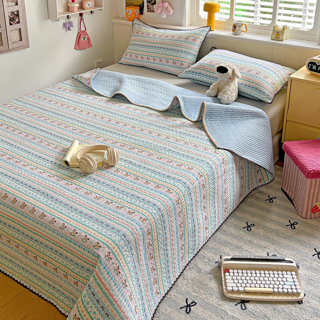 91家纺网 家纺一手货源 找家纺 恒尚居 2026新款A类泡芙纱床盖四套件泡芙棉双层纱小花边床垫床褥 彩虹木马小花边