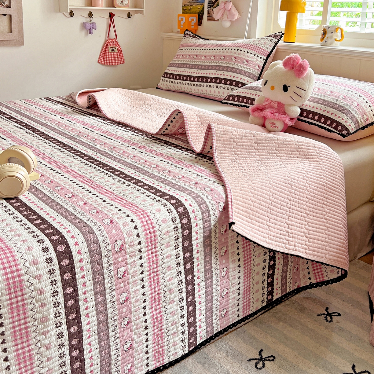 91家纺网 家纺一手货源 找家纺 恒尚居 2026新款A类泡芙纱床盖四套件泡芙棉双层纱小花边床垫床褥 粉糖泡泡猫小花边