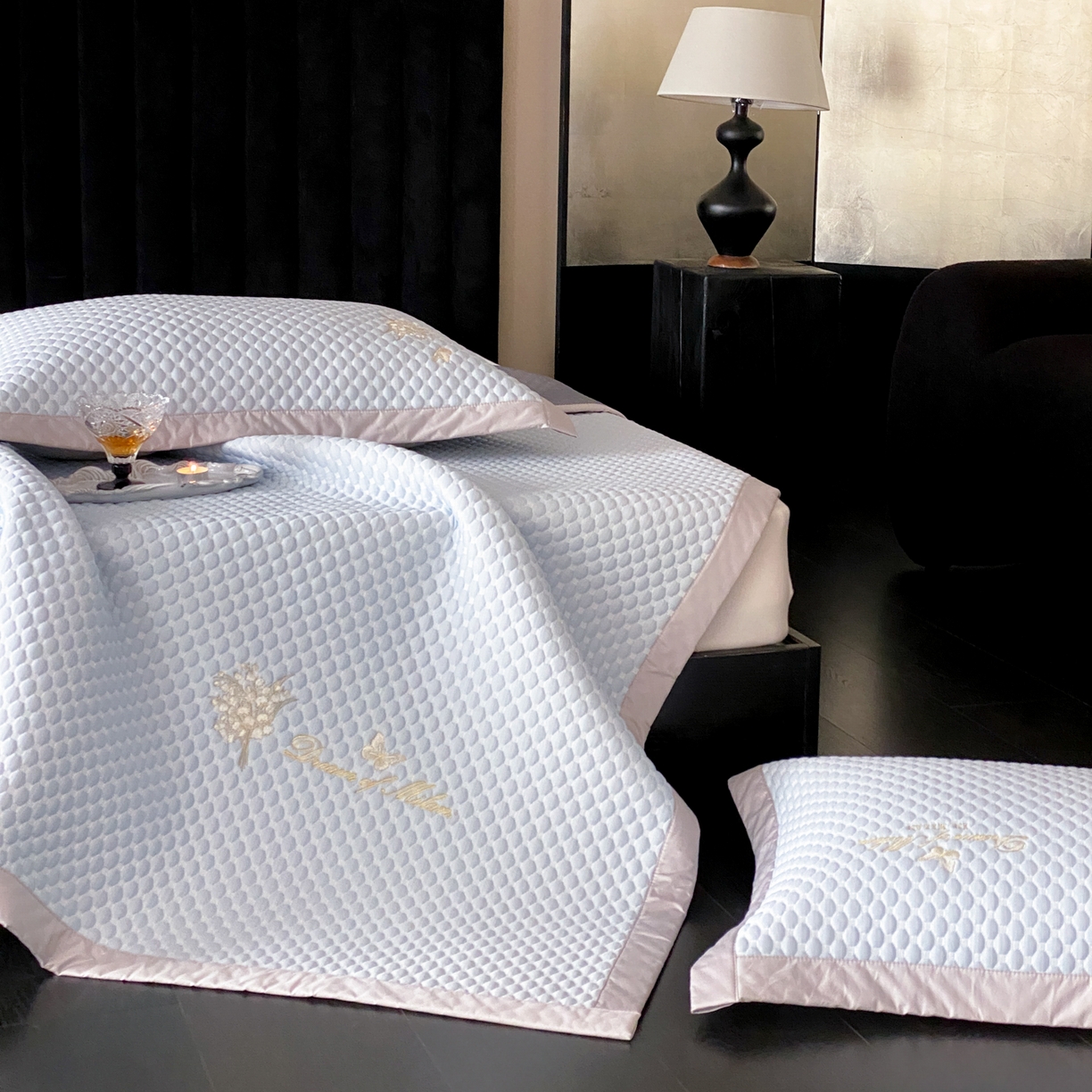 91家纺网 家纺一手货源 找家纺 云栖家居 2026新款春夏凉豆豆PE冰感凉席席子全棉宽边软平席-铃兰 铃兰-蓝