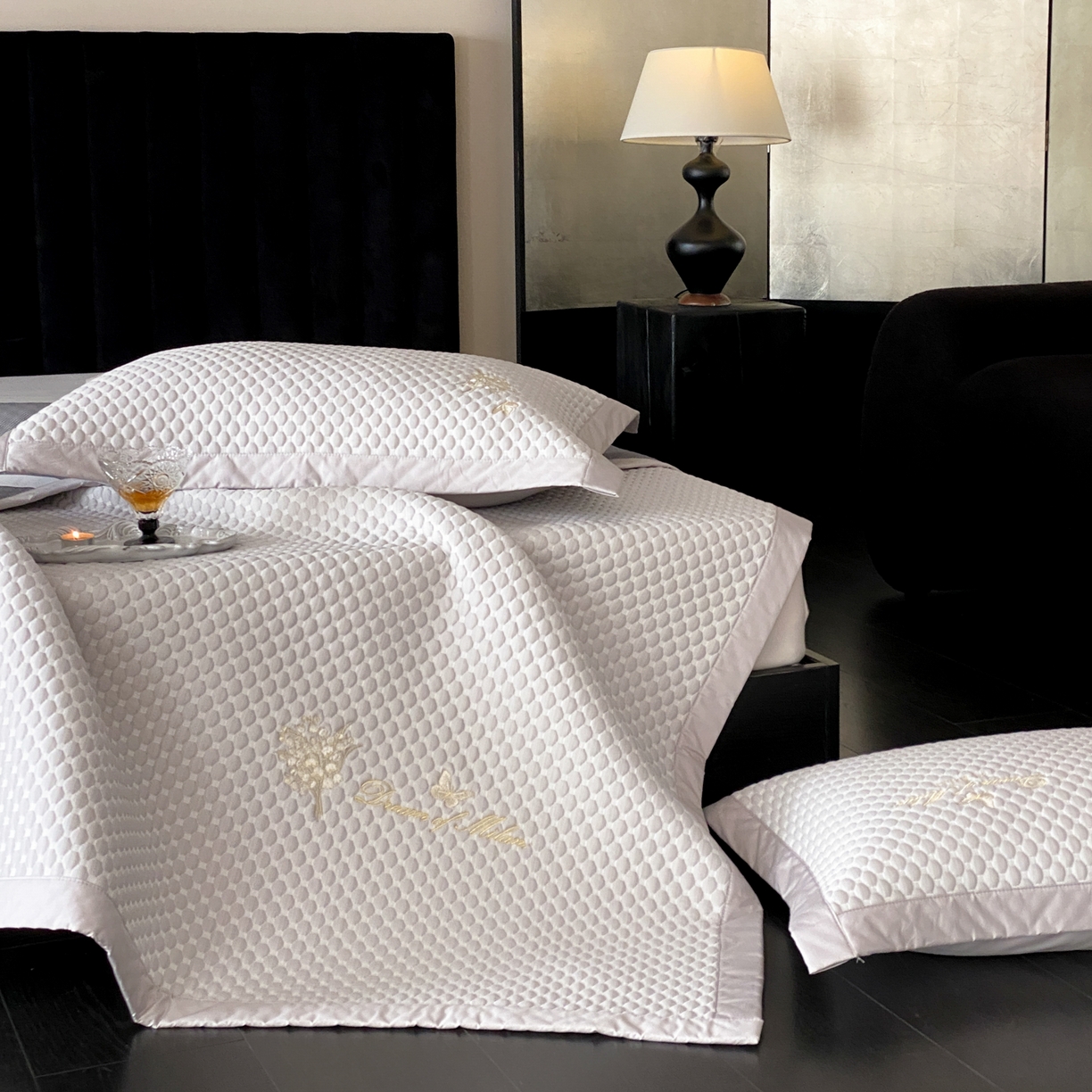 91家纺网 家纺一手货源 找家纺 云栖家居 2026新款春夏凉豆豆PE冰感凉席席子全棉宽边软平席-铃兰 铃兰-灰