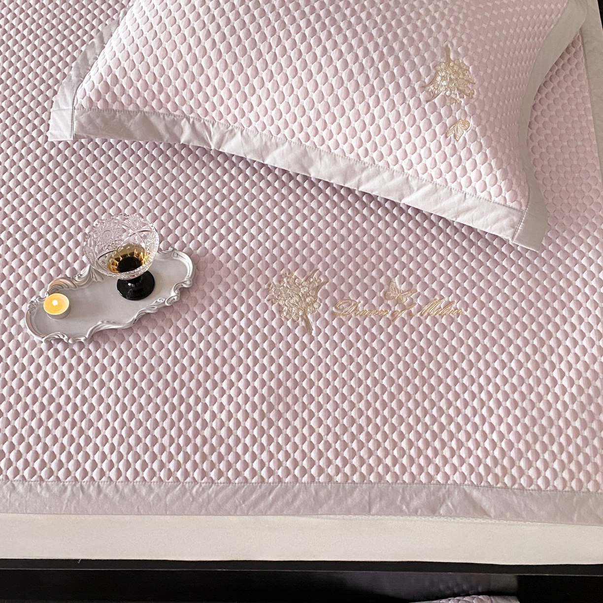 91家纺网 家纺一手货源 找家纺 云栖家居 2026新款春夏凉豆豆PE冰感凉席席子全棉宽边软平席-铃兰 铃兰-粉