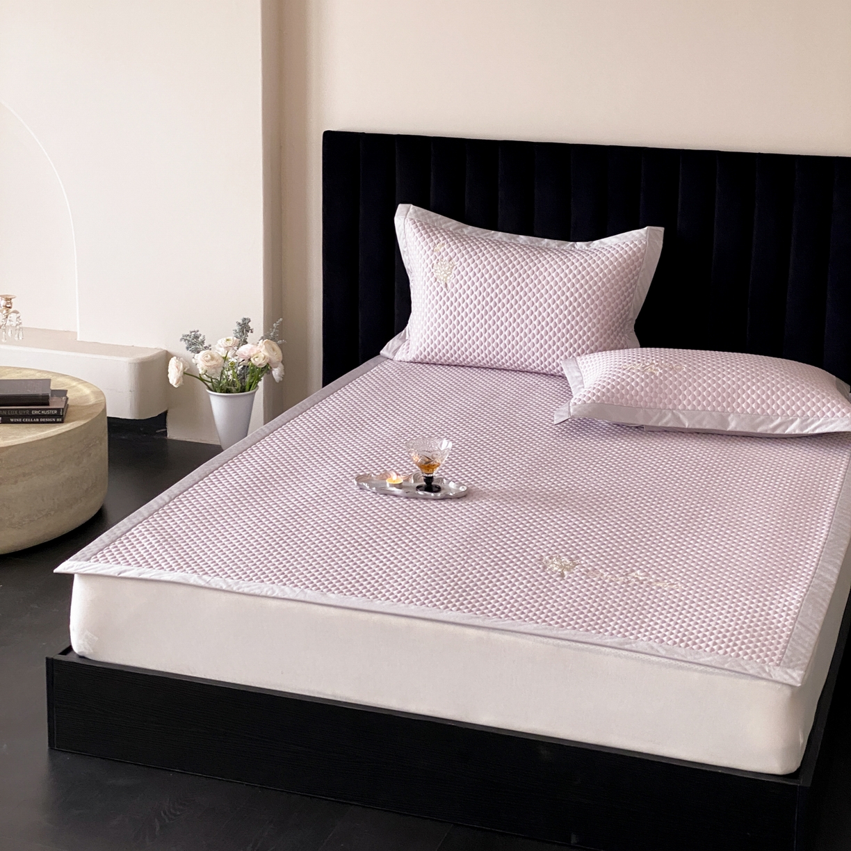 91家纺网 家纺一手货源 找家纺 云栖家居 2026新款春夏凉豆豆PE冰感凉席席子全棉宽边软平席-铃兰 铃兰-粉