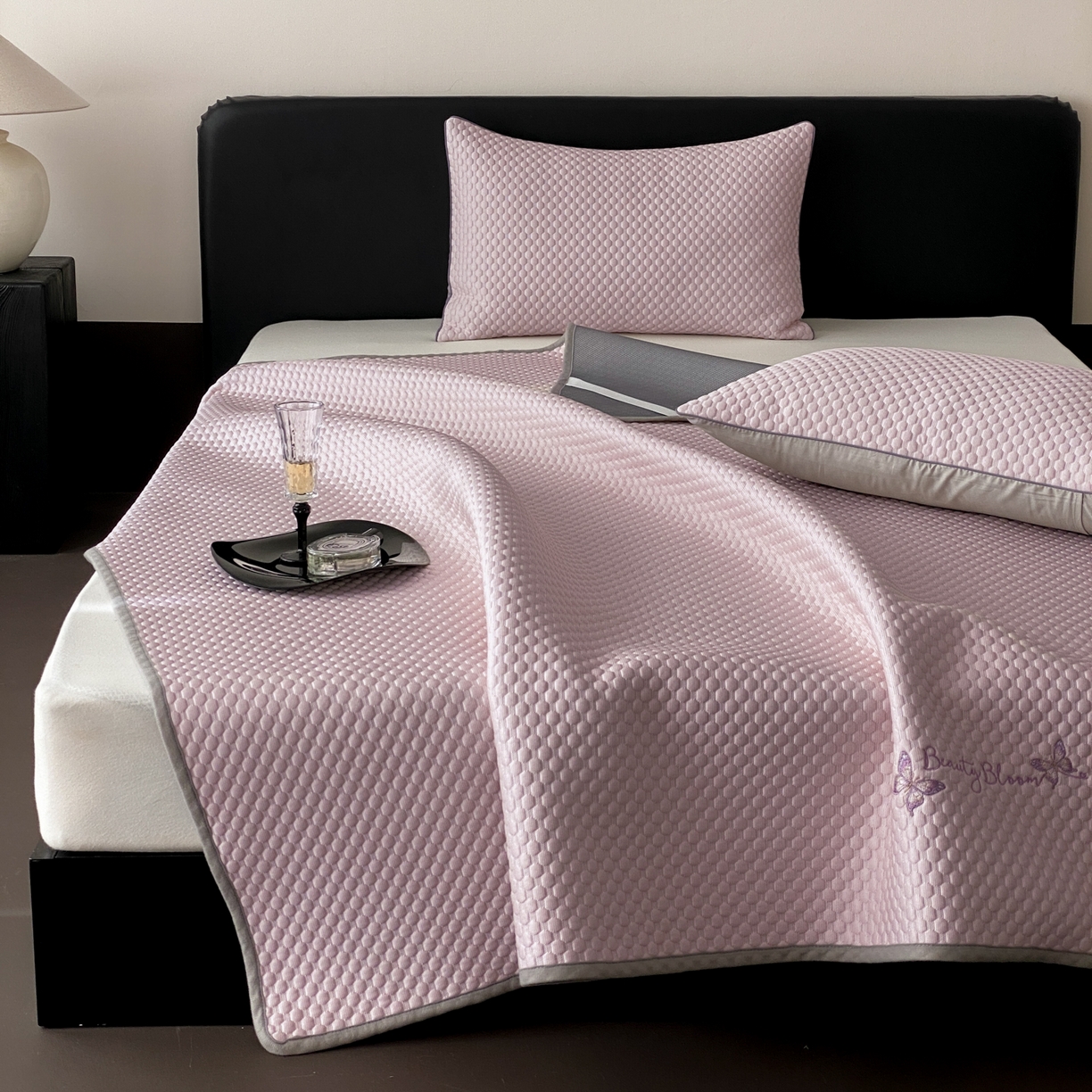 91家纺网 家纺一手货源 找家纺 （总）云栖家居 2026新款春夏凉豆豆PE冰感凉席席子三件套软平席-小蝴蝶