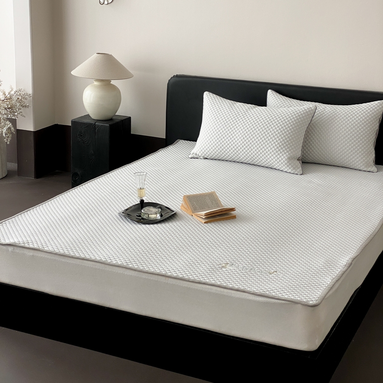 91家纺网 家纺一手货源 找家纺 云栖家居 2026新款春夏凉豆豆PE冰感凉席席子三件套软平席-小蝴蝶 浅灰