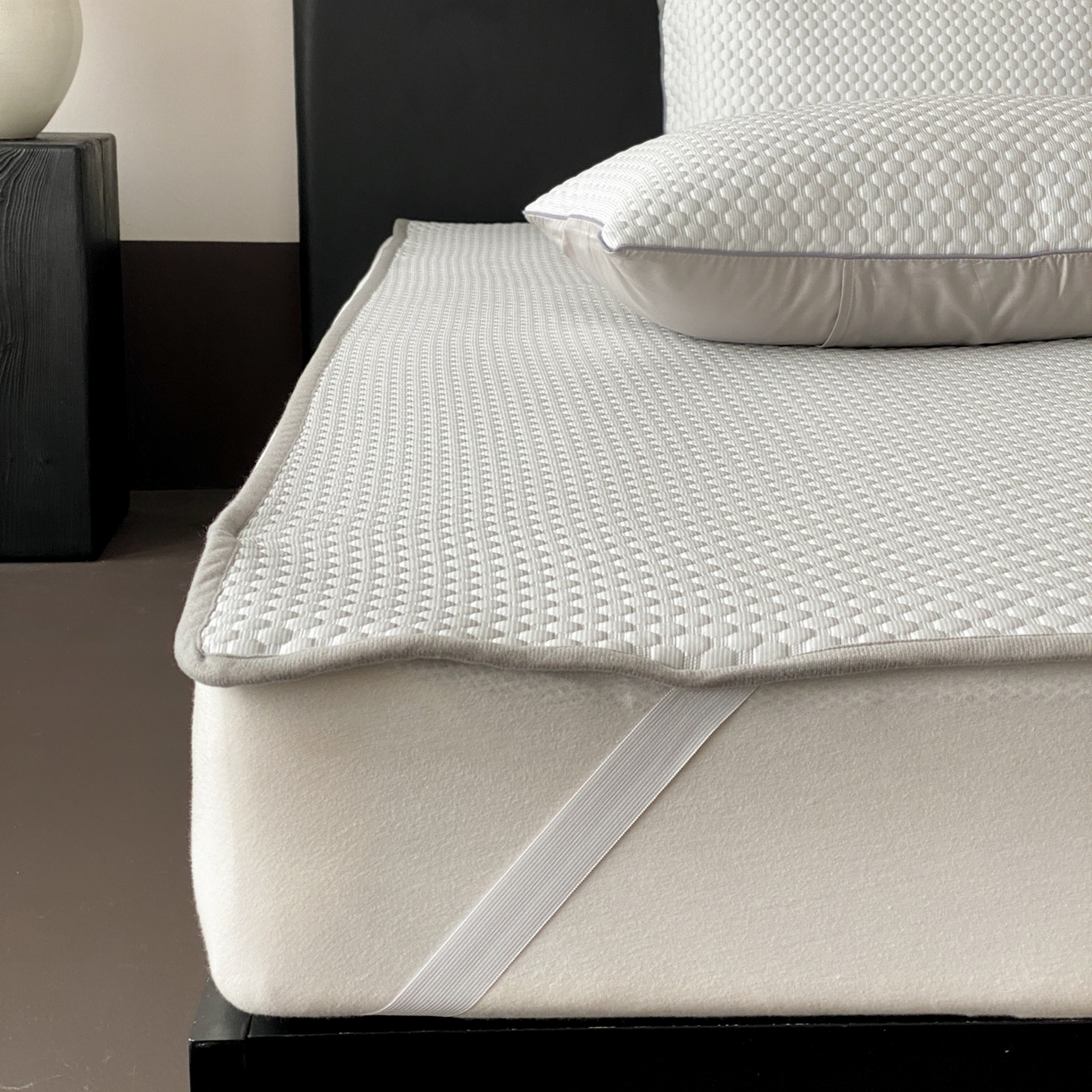 91家纺网 家纺一手货源 找家纺 云栖家居 2026新款春夏凉豆豆PE冰感凉席席子三件套软平席-小蝴蝶 浅灰