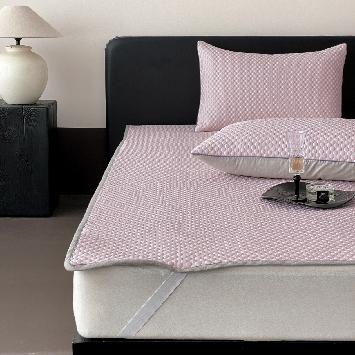 91家纺网 家纺一手货源 找家纺 云栖家居 2026新款春夏凉豆豆PE冰感凉席席子三件套软平席-小蝴蝶 粉紫