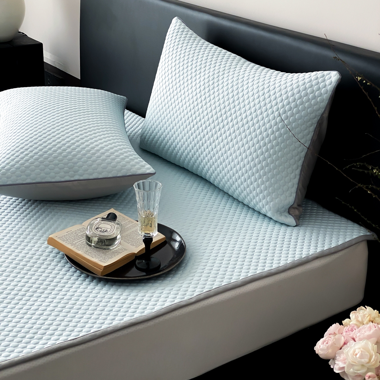 91家纺网 家纺一手货源 找家纺 云栖家居 2026新款春夏凉豆豆PE冰感凉席席子三件套软平席-小蝴蝶 浅蓝