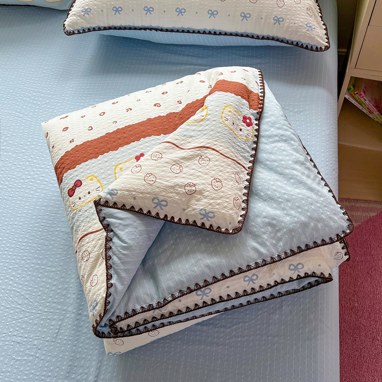 91家纺网 家纺一手货源 找家纺 恒尚居 2026新款纯棉牛奶绒床盖双面两用夹棉床单床垫-秋冬款 四季通用 大格蓝灰【A纯棉-B牛奶绒】