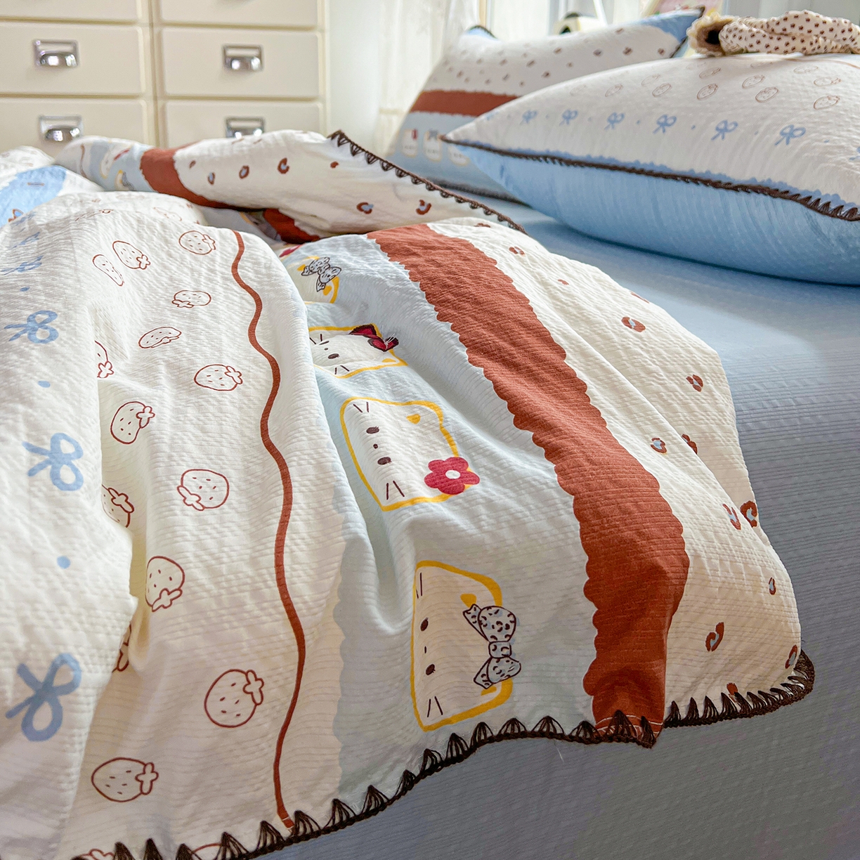 91家纺网 家纺一手货源 找家纺 （总）恒尚居 2026新款A类泡芙纱贝壳边夏被夏凉被四件套空调被三角针绣边