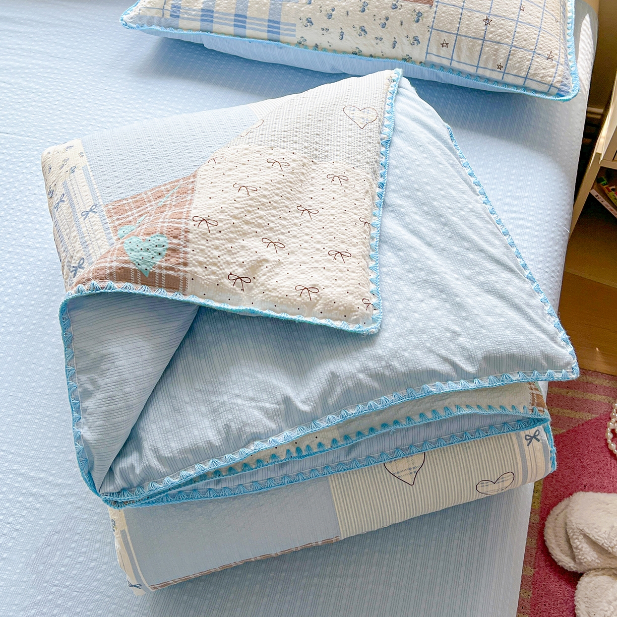 91家纺网 家纺一手货源 找家纺 （总）恒尚居 2026新款A类泡芙纱贝壳边夏被夏凉被四件套空调被三角针绣边