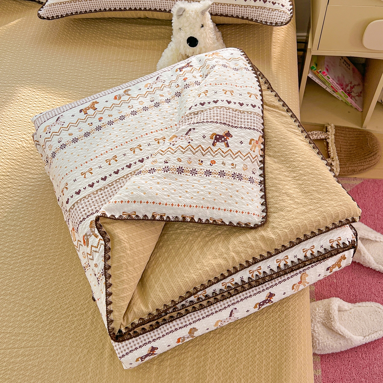 91家纺网 家纺一手货源 找家纺 （总）恒尚居 2026新款A类泡芙纱贝壳边夏被夏凉被四件套空调被三角针绣边