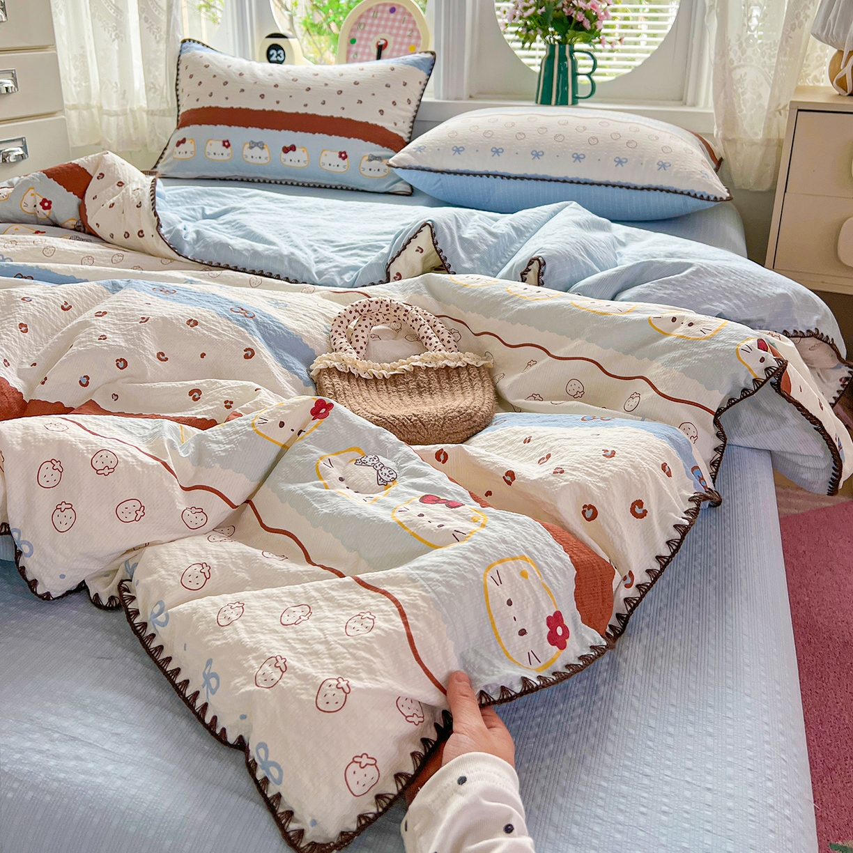 91家纺网 家纺一手货源 找家纺 恒尚居 2026新款A类泡芙纱贝壳边夏被夏凉被四件套空调被三角针绣边 【波点奶芙】贝壳边