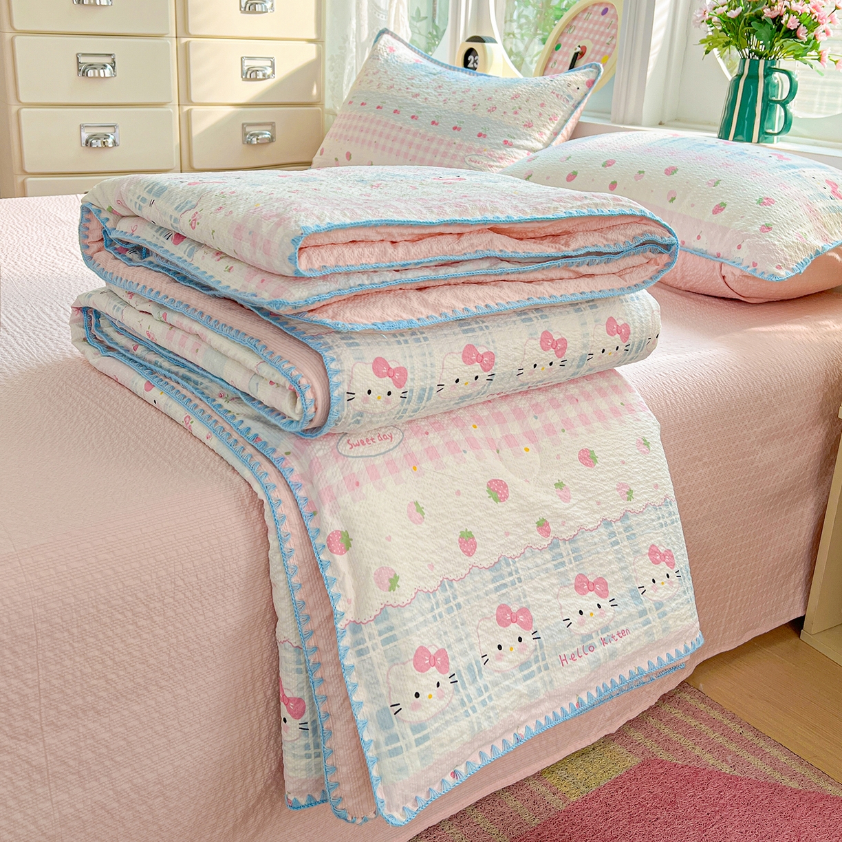 91家纺网 家纺一手货源 找家纺 恒尚居 2026新款A类泡芙纱贝壳边夏被夏凉被四件套空调被三角针绣边 【草莓KT】贝壳边