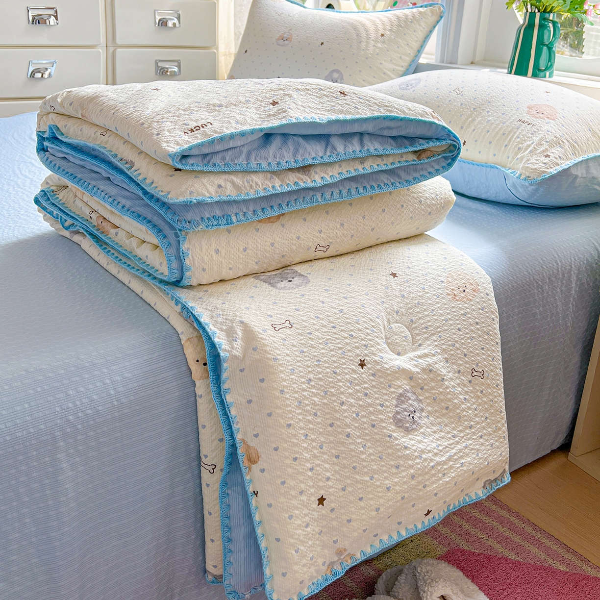 91家纺网 家纺一手货源 找家纺 恒尚居 2026新款A类泡芙纱贝壳边夏被夏凉被四件套空调被三角针绣边 【宠物天地】贝壳边