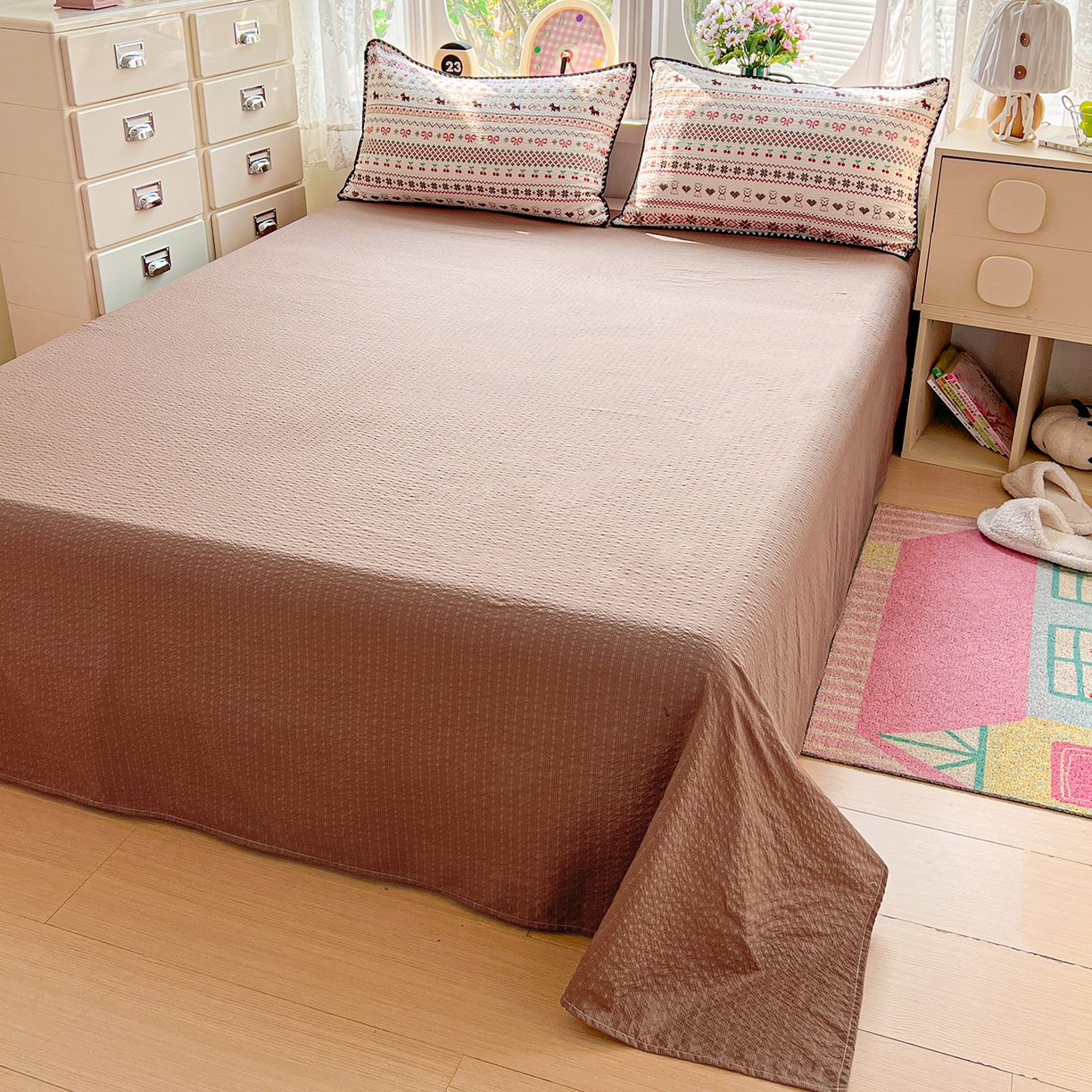 91家纺网 家纺一手货源 找家纺 恒尚居 2026新款A类泡芙纱贝壳边夏被夏凉被四件套空调被三角针绣边 【费尔岛小狗】贝壳边