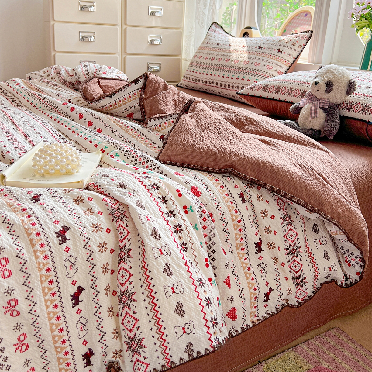 91家纺网 家纺一手货源 找家纺 恒尚居 2026新款A类泡芙纱贝壳边夏被夏凉被四件套空调被三角针绣边 【费尔岛小狗】贝壳边