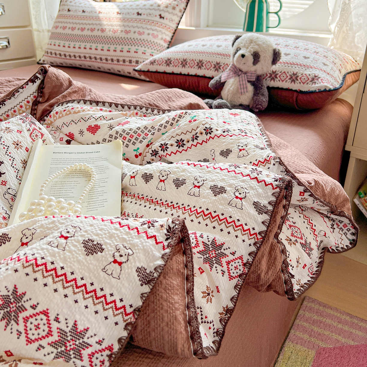 91家纺网 家纺一手货源 找家纺 恒尚居 2026新款A类泡芙纱贝壳边夏被夏凉被四件套空调被三角针绣边 【费尔岛小狗】贝壳边