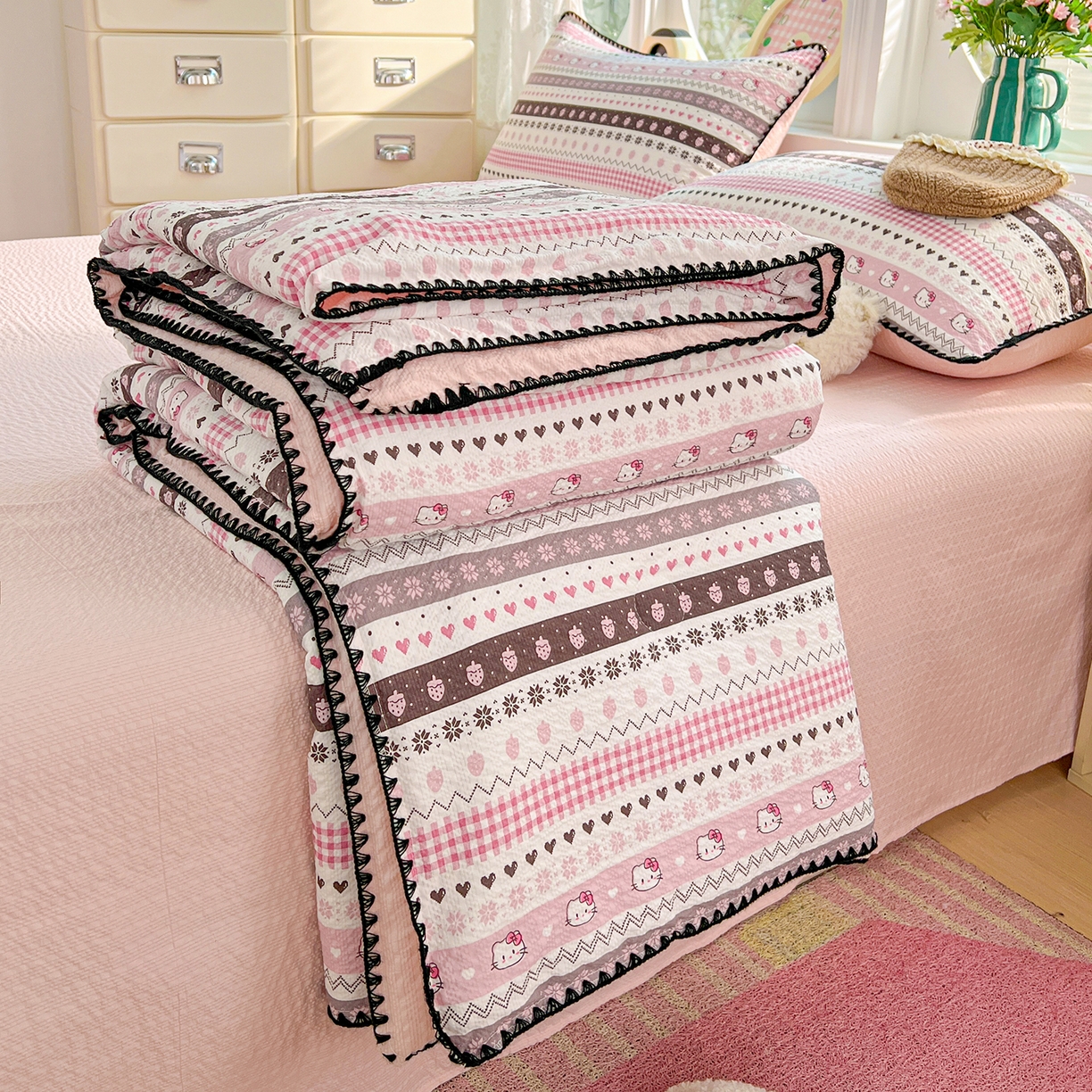 91家纺网 家纺一手货源 找家纺 恒尚居 2026新款A类泡芙纱贝壳边夏被夏凉被四件套空调被三角针绣边 【粉糖泡泡猫】贝壳边