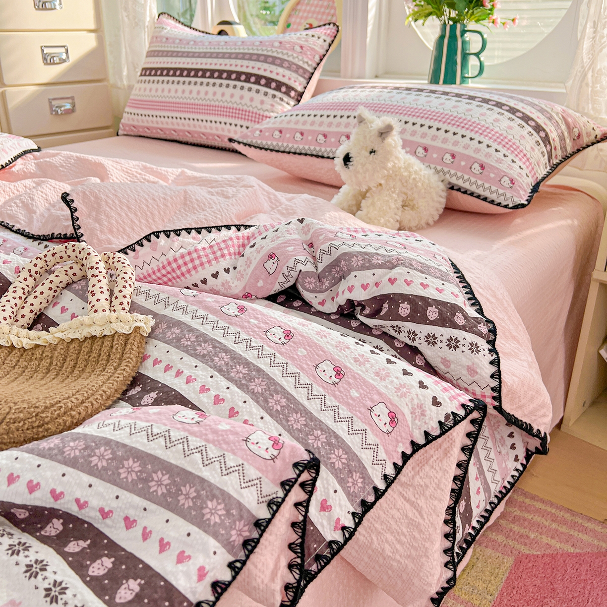 91家纺网 家纺一手货源 找家纺 恒尚居 2026新款A类泡芙纱贝壳边夏被夏凉被四件套空调被三角针绣边 【粉糖泡泡猫】贝壳边