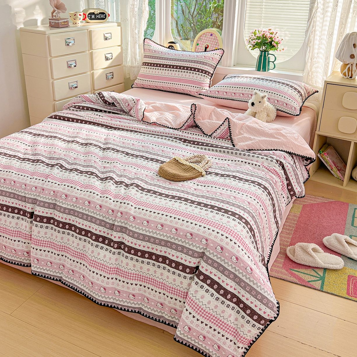 91家纺网 家纺一手货源 找家纺 恒尚居 2026新款A类泡芙纱贝壳边夏被夏凉被四件套空调被三角针绣边 【粉糖泡泡猫】贝壳边