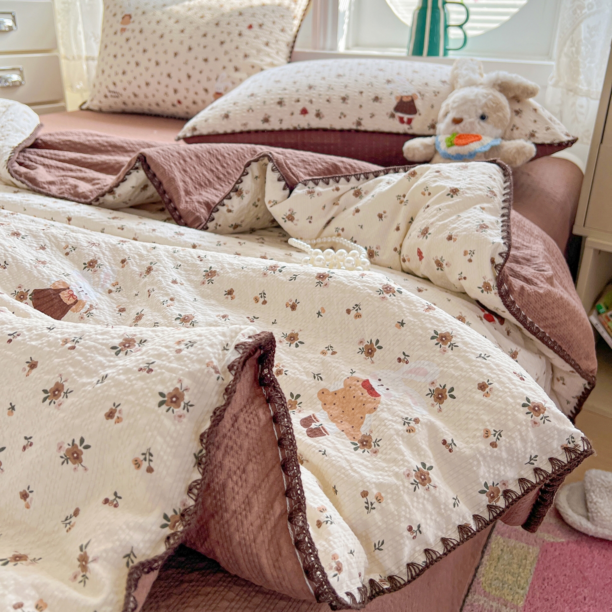 91家纺网 家纺一手货源 找家纺 恒尚居 2026新款A类泡芙纱贝壳边夏被夏凉被四件套空调被三角针绣边 【花雨小兔】贝壳边