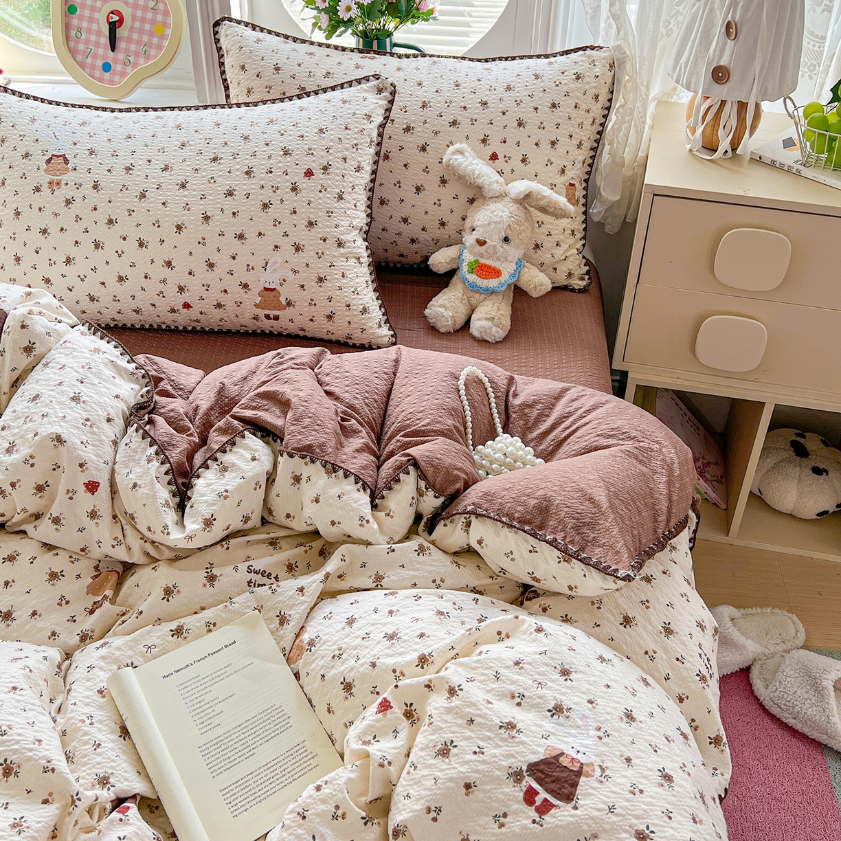 91家纺网 家纺一手货源 找家纺 恒尚居 2026新款A类泡芙纱贝壳边夏被夏凉被四件套空调被三角针绣边 【花雨小兔】贝壳边