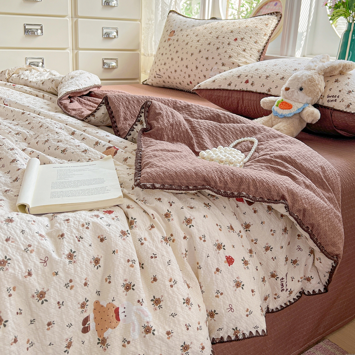 91家纺网 家纺一手货源 找家纺 恒尚居 2026新款A类泡芙纱贝壳边夏被夏凉被四件套空调被三角针绣边 【花雨小兔】贝壳边