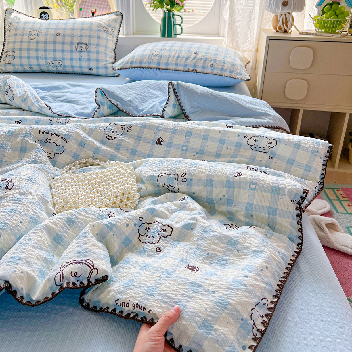 91家纺网 家纺一手货源 找家纺 恒尚居 2026新款A类泡芙纱贝壳边夏被夏凉被四件套空调被三角针绣边 【兰格奶狗】贝壳边