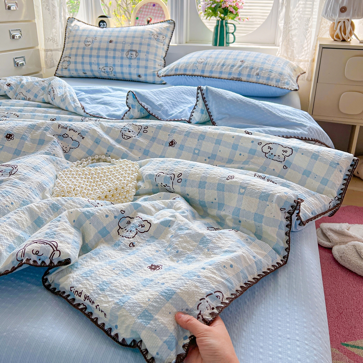 91家纺网 家纺一手货源 找家纺 恒尚居 2026新款A类泡芙纱贝壳边夏被夏凉被四件套空调被三角针绣边 【兰格奶狗】贝壳边