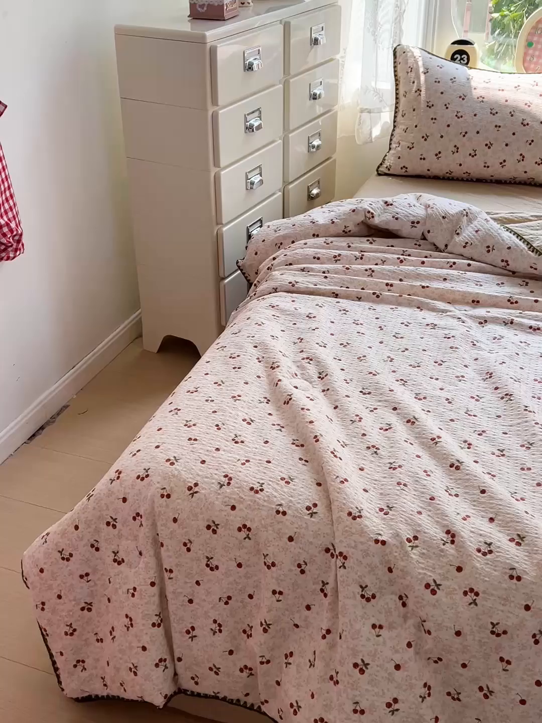 91家纺网 家纺一手货源 找家纺 恒尚居 2026新款A类泡芙纱贝壳边夏被夏凉被四件套空调被三角针绣边 【满地樱桃】贝壳边