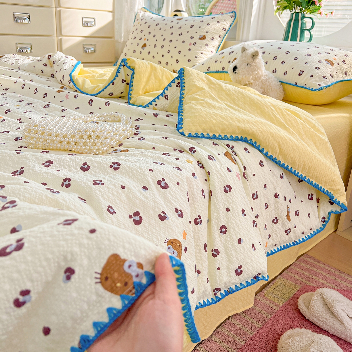 91家纺网 家纺一手货源 找家纺 恒尚居 2026新款A类泡芙纱贝壳边夏被夏凉被四件套空调被三角针绣边 【奶呼小猫】贝壳边