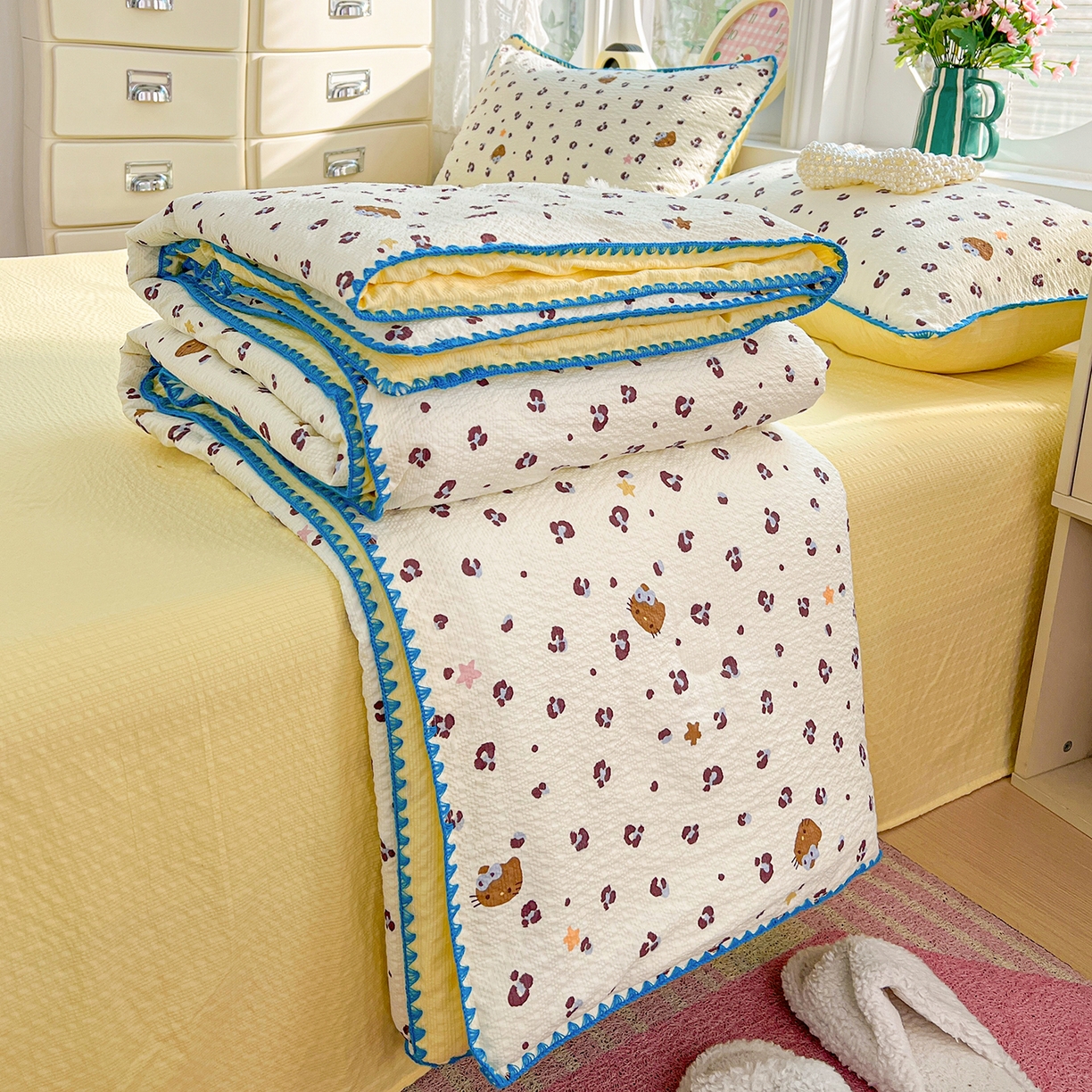 91家纺网 家纺一手货源 找家纺 恒尚居 2026新款A类泡芙纱贝壳边夏被夏凉被四件套空调被三角针绣边 【奶呼小猫】贝壳边