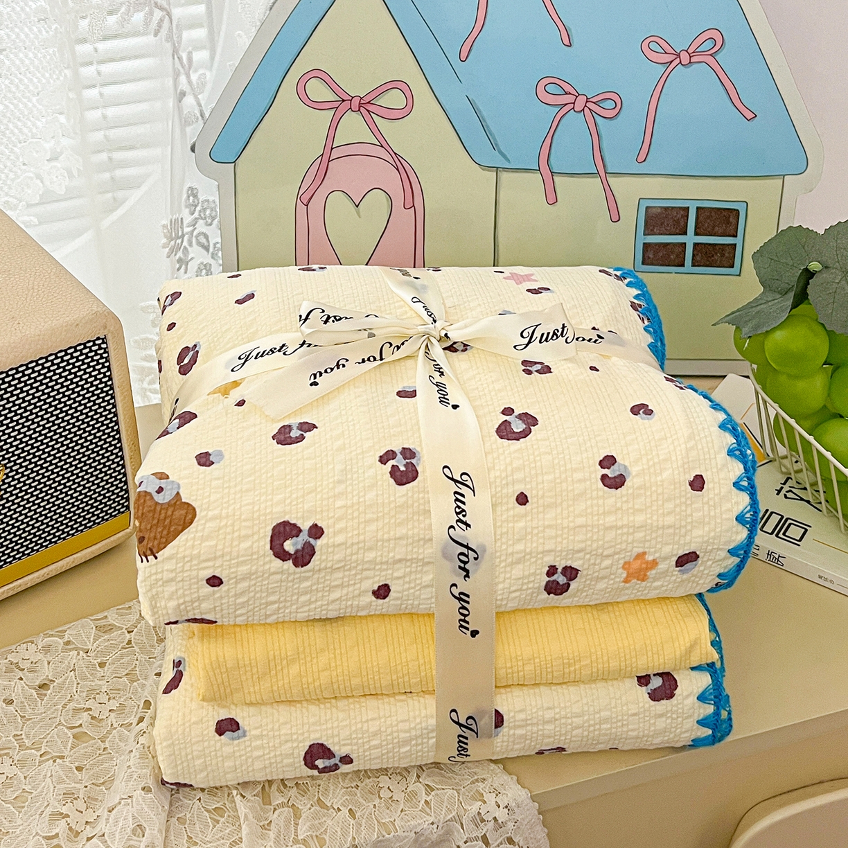 91家纺网 家纺一手货源 找家纺 恒尚居 2026新款A类泡芙纱贝壳边夏被夏凉被四件套空调被三角针绣边 【奶呼小猫】贝壳边