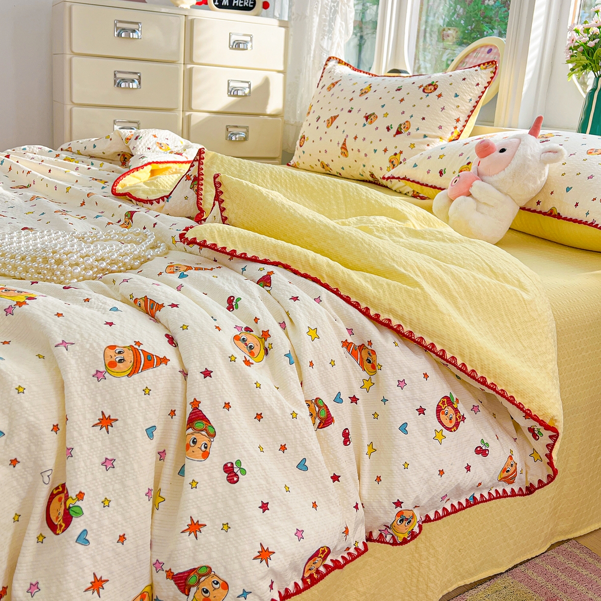 91家纺网 家纺一手货源 找家纺 恒尚居 2026新款A类泡芙纱贝壳边夏被夏凉被四件套空调被三角针绣边 【奶黄星星人】贝壳边