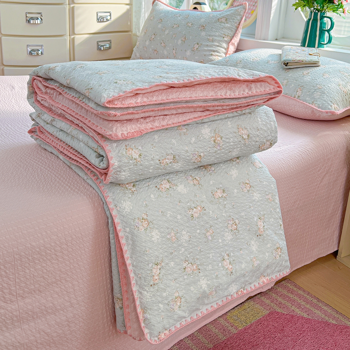 91家纺网 家纺一手货源 找家纺 恒尚居 2026新款A类泡芙纱贝壳边夏被夏凉被四件套空调被三角针绣边 【清新粉玫瑰】贝壳边