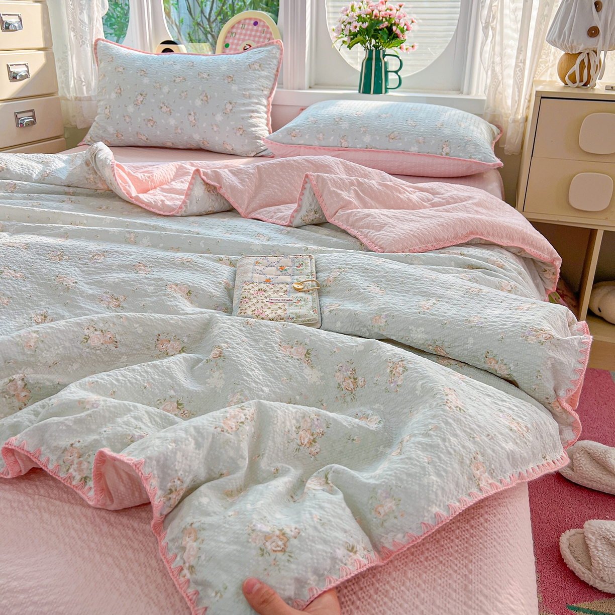 91家纺网 家纺一手货源 找家纺 恒尚居 2026新款A类泡芙纱贝壳边夏被夏凉被四件套空调被三角针绣边 【清新粉玫瑰】贝壳边