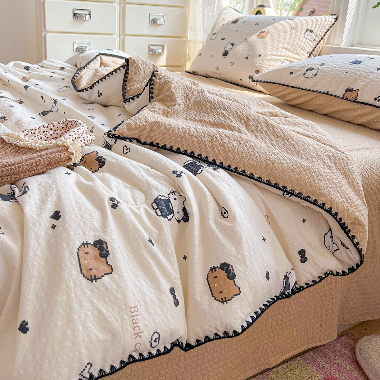 91家纺网 家纺一手货源 找家纺 恒尚居 2026新款A类泡芙纱贝壳边夏被夏凉被四件套空调被三角针绣边 【甜妹小猫】贝壳边