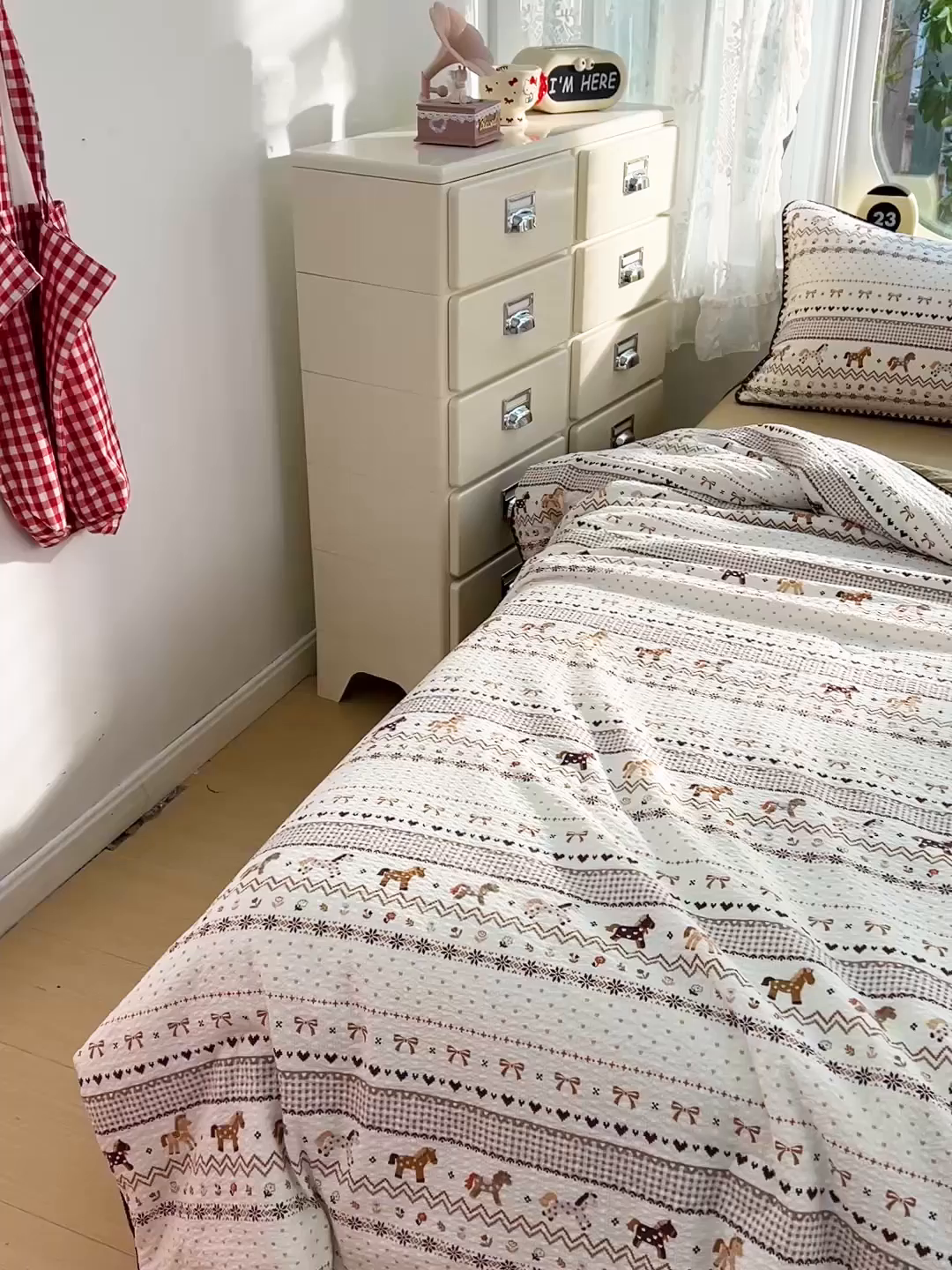 91家纺网 家纺一手货源 找家纺 恒尚居 2026新款A类泡芙纱贝壳边夏被夏凉被四件套空调被三角针绣边 【小马奔腾】贝壳边