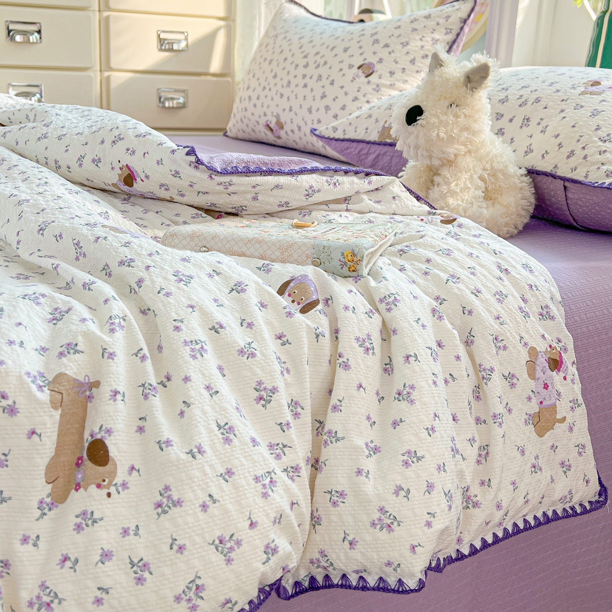 91家纺网 家纺一手货源 找家纺 恒尚居 2026新款A类泡芙纱贝壳边夏被夏凉被四件套空调被三角针绣边 【紫调小狗】贝壳边