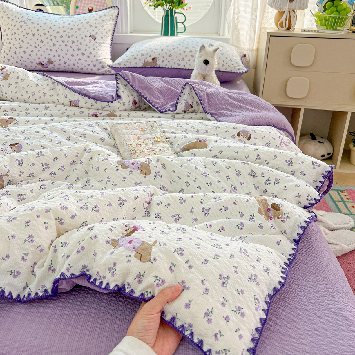 91家纺网 家纺一手货源 找家纺 恒尚居 2026新款A类泡芙纱贝壳边夏被夏凉被四件套空调被三角针绣边 【紫调小狗】贝壳边