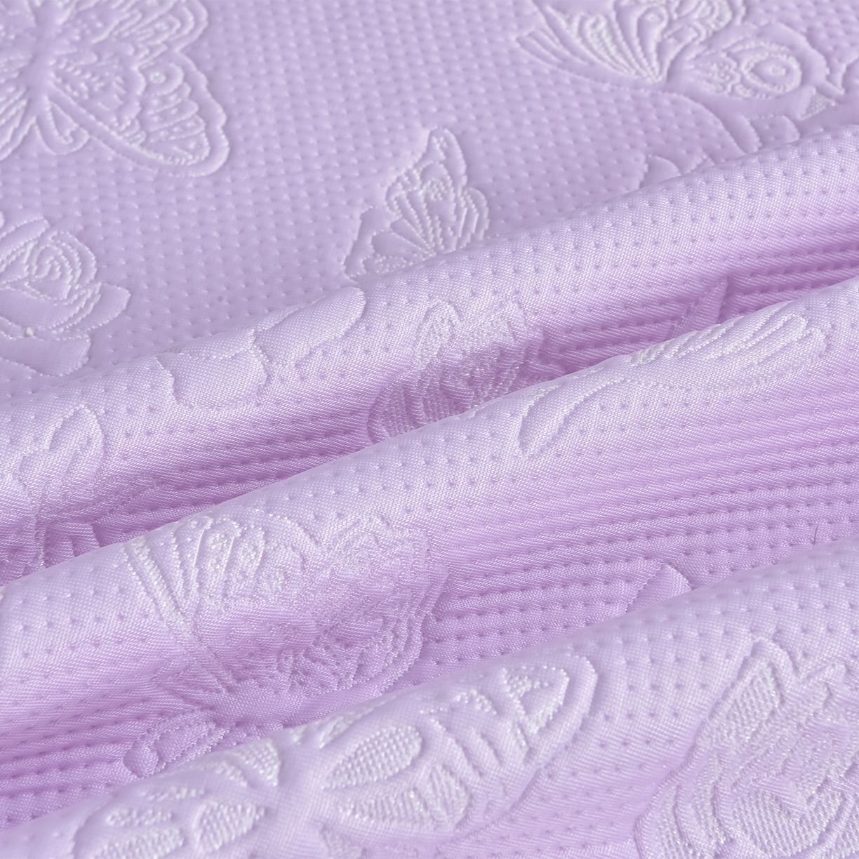 91家纺网 家纺一手货源 找家纺 赛丽雅 2026春夏新款480克A类PE聚乙烯提花冰豆豆凉感床裙款凉席三件套席子空调软席 浮蝶玫瑰-紫