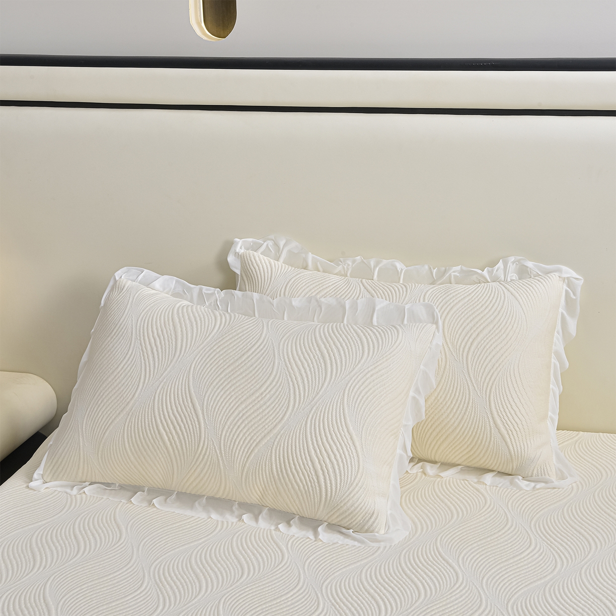 91家纺网 家纺一手货源 找家纺 赛丽雅 2026春夏新款480克A类PE聚乙烯提花冰豆豆凉感床裙款凉席三件套席子空调软席 素色主义-米色