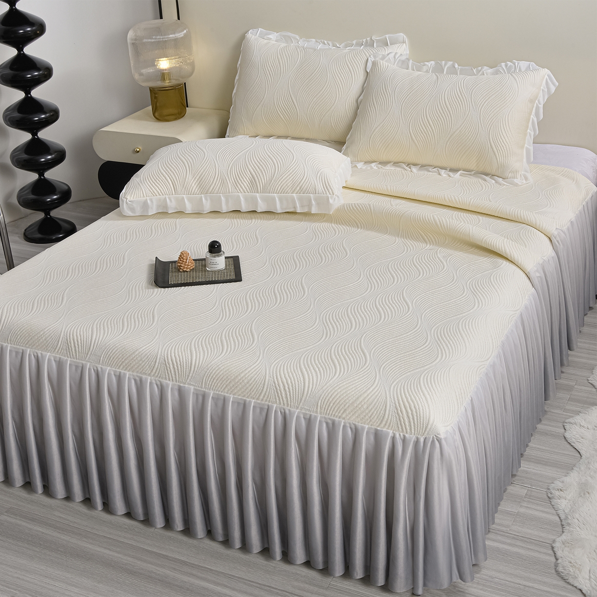 91家纺网 家纺一手货源 找家纺 赛丽雅 2026春夏新款480克A类PE聚乙烯提花冰豆豆凉感床裙款凉席三件套席子空调软席 素色主义-米色